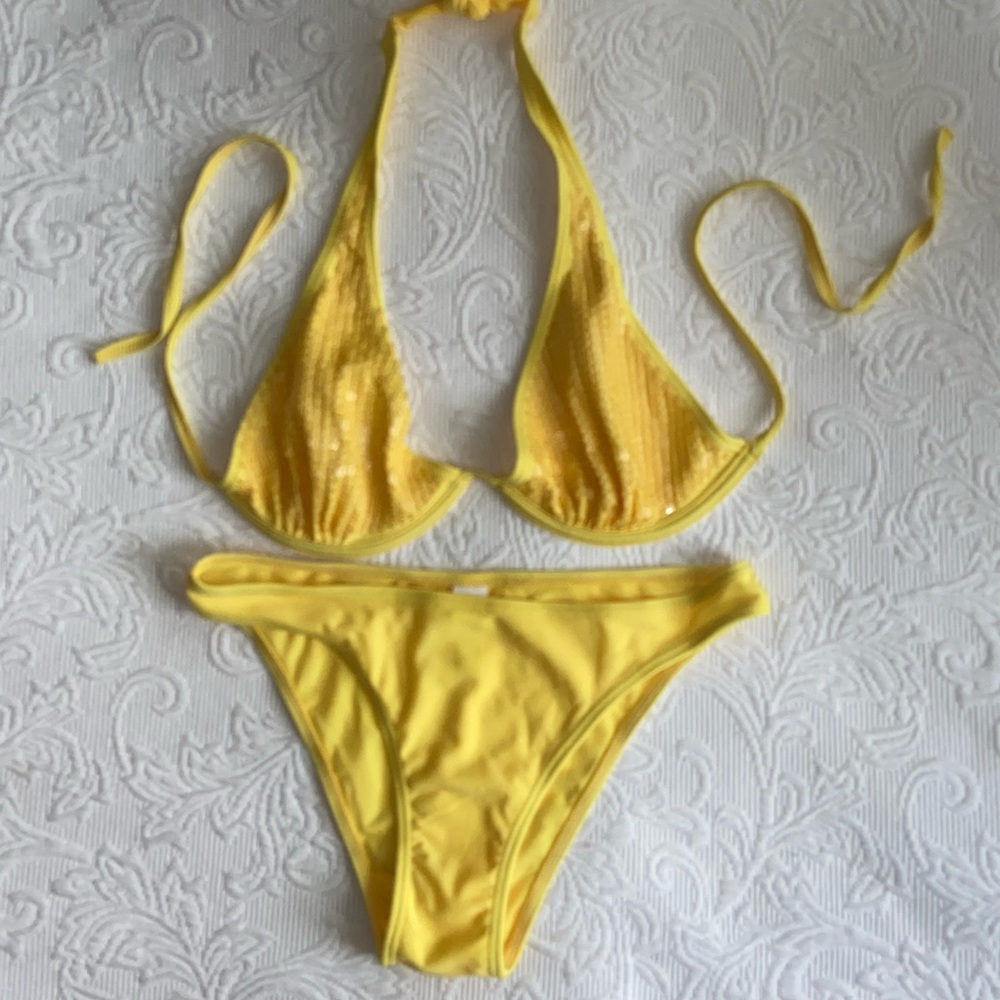 Yellow canary sequin string bikini 👙 Italian brand Modele Depose bathing suit